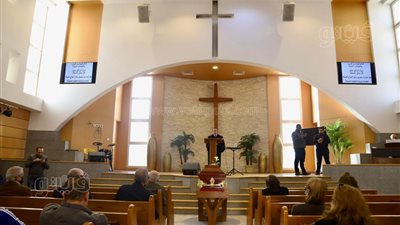 تشييع جثمان الفنان عهدي صادق من الكنيسة الإنجيلية بالقاهرة الجديدة| فيديو وصور 