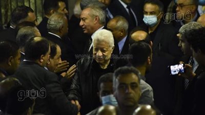مرتضى منصور ووفد من وزارة الداخلية في عزاء رجائي عطية | فيديو وصور