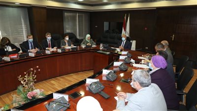 وزير النقل يبحث مع وفد البنك الأوربي للاستثمار آخر تطوات المشروعات المشتركة