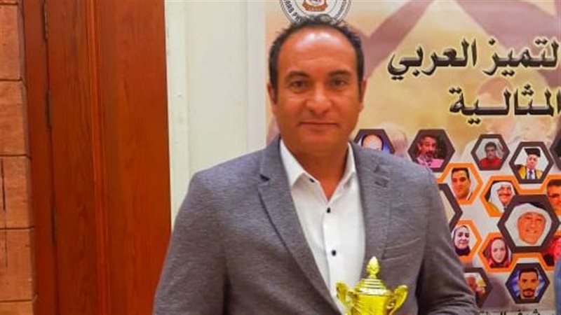 الكاتب مصطفى السبع
