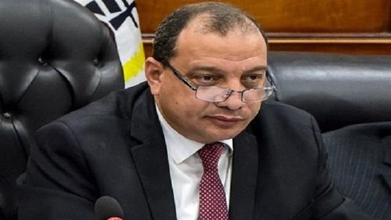 الدكتور منصور حسن