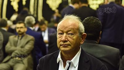 نجيب ساويرس والعامري فاروق في عزاء رجائي عطية | فيديو وصور