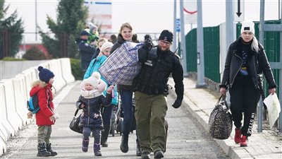 كندا تتعهد بمنح اللاجئين الأوكرانيين وضع الإقامة الدائمة 