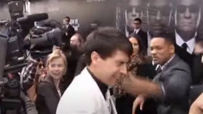 ليست الأولى.. تداول فيديو لويل سميث يصفع صحفيا أمام الكاميرات