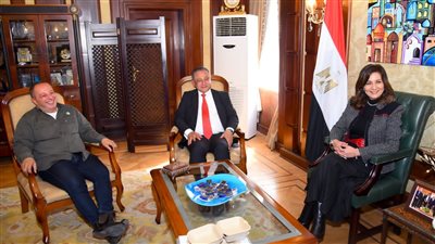 وزيرة الهجرة تستقبل خبيرا مصريا في الصناعات الخضراء وتدوير المخلفات بأستراليا