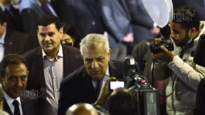 إبراهيم محلب وأشرف زكي في عزاء رجائي عطية | صور