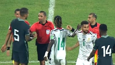 نيجيريا تتعادل مع غانا 1/1 في الشوط الأول