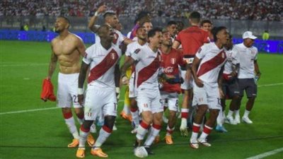 بيرو تهزم باراجواي بثنائية وتبلغ ملحق تصفيات كأس العالم 