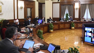 الوزراء: الحبس سنة وغرامة 10 آلاف جنيه لمن يهمل في رعاية الشخص المسن