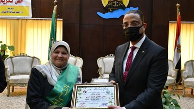 محافظ الفيوم يكرم الأمهات المثاليات| صور