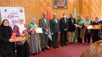 محافظ الإسماعيلية يكرم 13 أما مثالية على مستوى المحافظة| صور