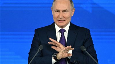 الكرملين يعلق على العقوبات الغربية ضد أفراد عائلتي بوتين ولافروف