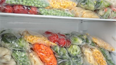 ضبط 6 أطنان خضراوات مجمدة فاسدة داخل ثلاجة بالجيزة