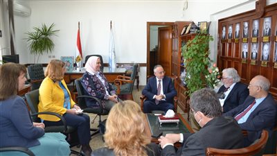 نائب رئيس جامعة الإسكندرية يستقبل وفد بريوس اليونانية لبحث سبل التعاون 