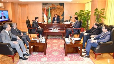 الفيوم تدرس التوسع في إنشاء مشروعات استثمارية جديدة