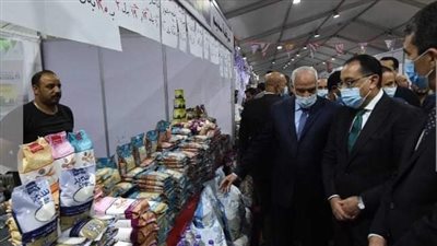 محافظ الجيزة: توفير 562 منفذا لبيع السلع الأساسية بأسعار مخفضة | صور 