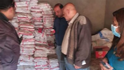 ضبط 15 طن دقيق مدعم في سيارة بالجيزة | صور 