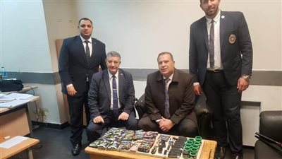 ضبط 26 كيس حلوى مخدرة بحوزة أمريكي بمطار القاهرة