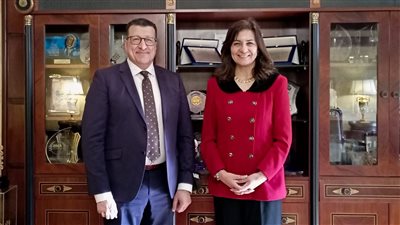 وزيرة الهجرة تستقبل خبيرا مصريا بكندا لبحث التعاون في التحول الرقمي بالقطاع الصحي