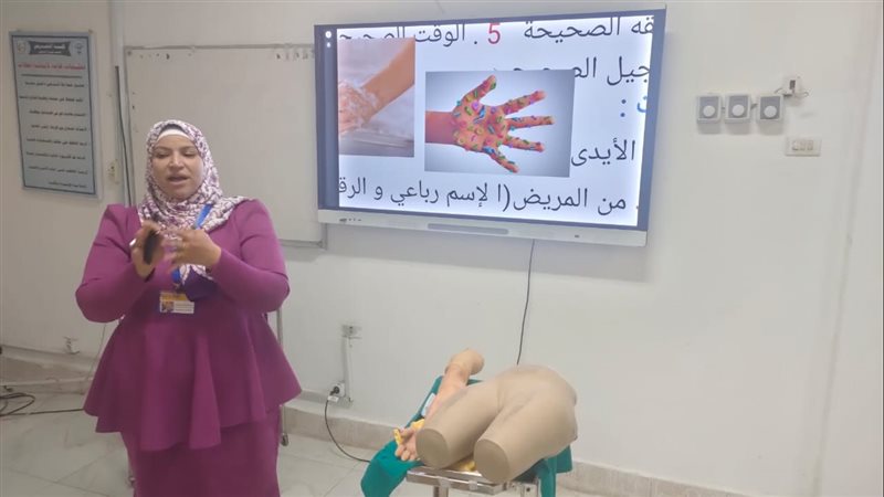 جانب من الندوة 