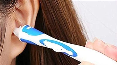 انسداد الأذن الشمعي.. متى تحتاج إلى غسيل الأذن؟