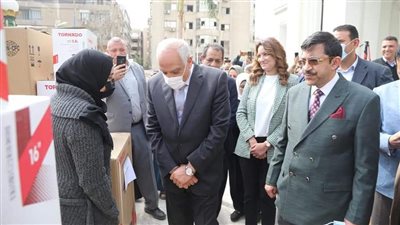 محافظ الجيزة يسلم ١٤ عروسة مقبلة علي الزواج أجهزة كهربائية|صور