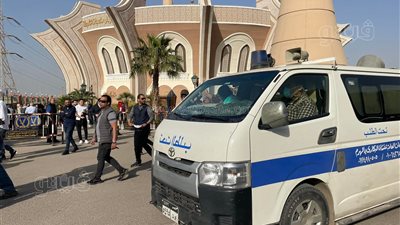 تشييع جثمان والدة شريف عامر من مسجد الشرطة بحضور عمرو أديب| فيديو وصور