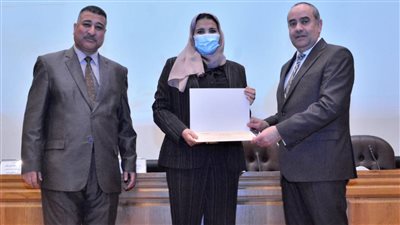 وزير الطيران يكرم الأمهات المثاليات في احتفالية عيد الأم