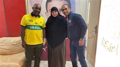 الجهاز الفني والطبى للأهلي يزور والدة الراحل محمد عبدالوهاب