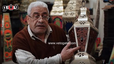 رحلة ٦٠ عامًا مع الفوانيس.. شاهد حكاية صانع السعادة من الصفيح