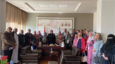 استعدادا لرمضان.. رئيس حي غرب بالإسكندرية تجتمع بالمجلس التنفيذي واللجنة السكانية