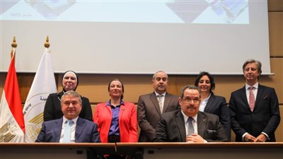 3 وزراء يشهدون توقيع بروتوكولات تعاون لتنفيذ محطات طاقة شمسية بشرم الشيخ 