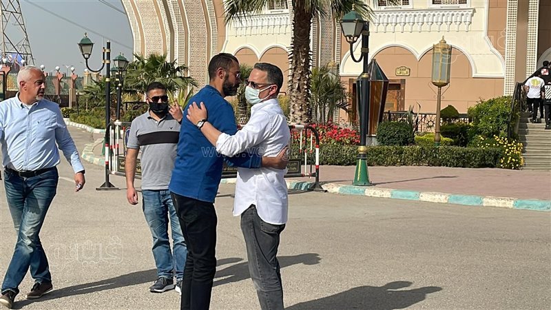 شريف عامر يتلقي العزاء