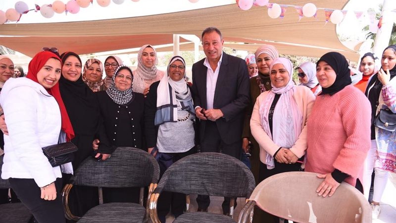 الخطيب مع الأمهات