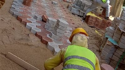 الانتهاء من تطوير حارة البستان وتركيب الانترلوك بحي غرب أسيوط