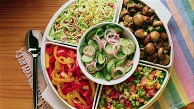 طريقة عمل سلطات سريعة ومميزة على مائدة أول إفطار