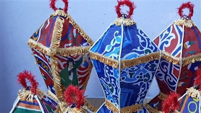 بأقل الأسعار.. إزاي تعملي فانوس رمضان لأولادك في البيت 