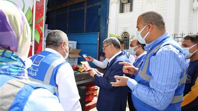 توزع 70 ألف كرتونة مواد غذائية على الأسر الأكثر احتياجًا بالمنيا