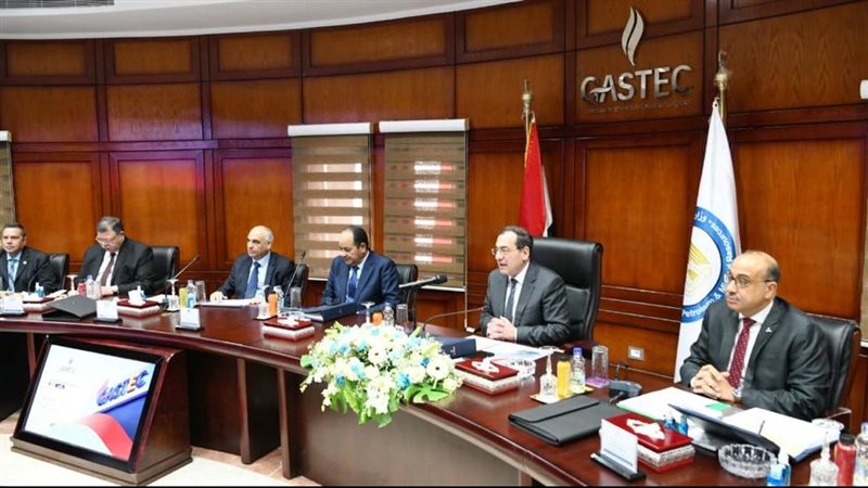 وزير البترول خلال