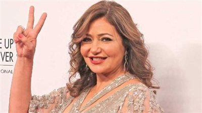  ليلى علوي تنهار بعد رؤية شقيقتها مع زوجها في موقف مخل في 