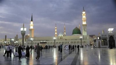 أداء صلاة التراويح داخل المسجد النبوي | صور 