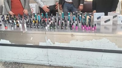 ضبط مستحضرات تجميل وشيش بحوزة راكب بمطار سوهاج