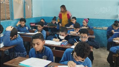 طلاب الصف الرابع الابتدائي يؤدون امتحان اللغة الإنجليزية.. غدا
