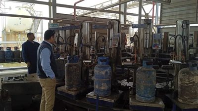 مدير تموين مطروح يتابع سير العمل بالمنشأت الهامة أول أيام رمضان|صور