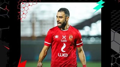الأهلى يحتفل بعيد ميلاد عمرو السولية الـ33
