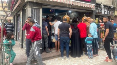 قبل الفطار.. إقبال كبير على محلات الطرشي بمنطقة الوايلي | صور وفيديو