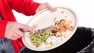 احذر.. عقوبات رادعة تنتظر من يتسبب في إهدار الطعام
