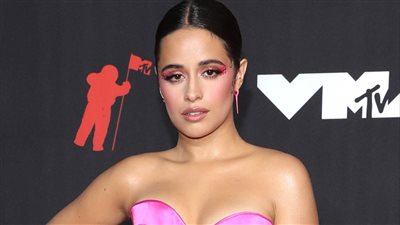 أول تعليق من كاميلا كابيو بعد الهجوم عليها بسبب ملابس السباحة