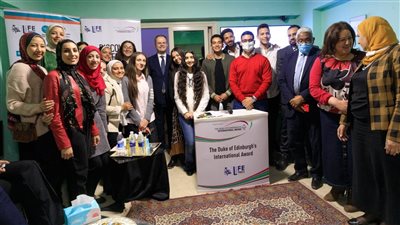 سفير بريطانيا يزور أنشطة برنامج 