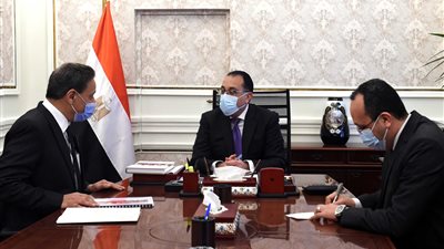 كرم جبر يستعرض لرئيس الوزراء ملامح الاستراتيجية الإعلامية لعام 2022